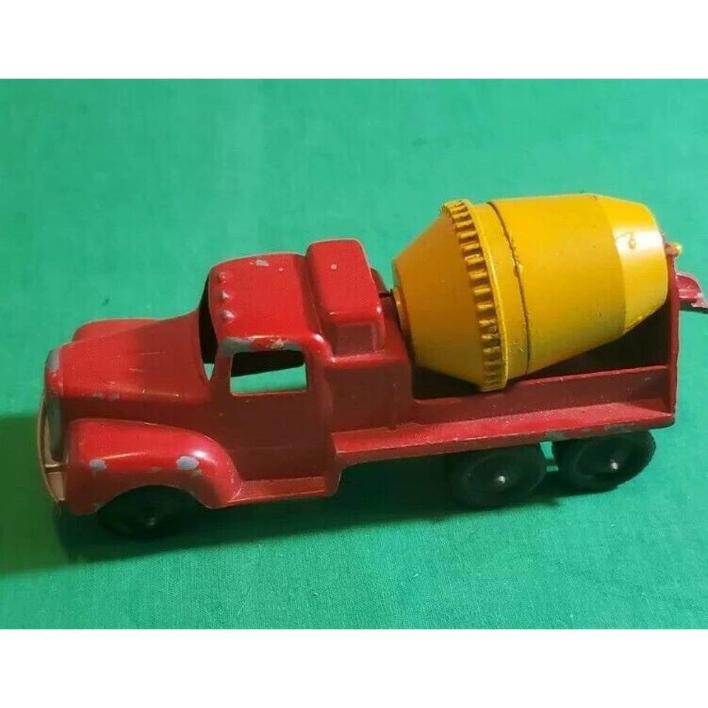Tootsie toy Mack "B" Cement Mixer